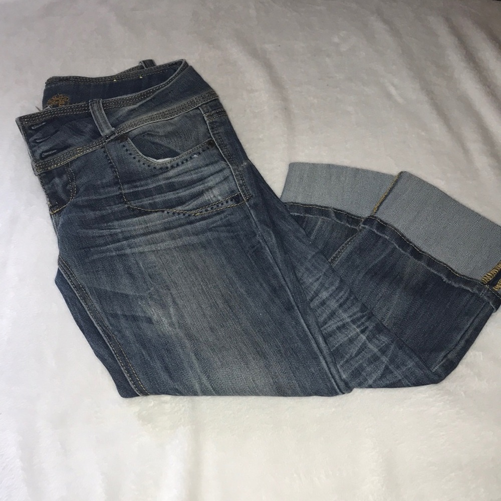 Almost famous Capri pants